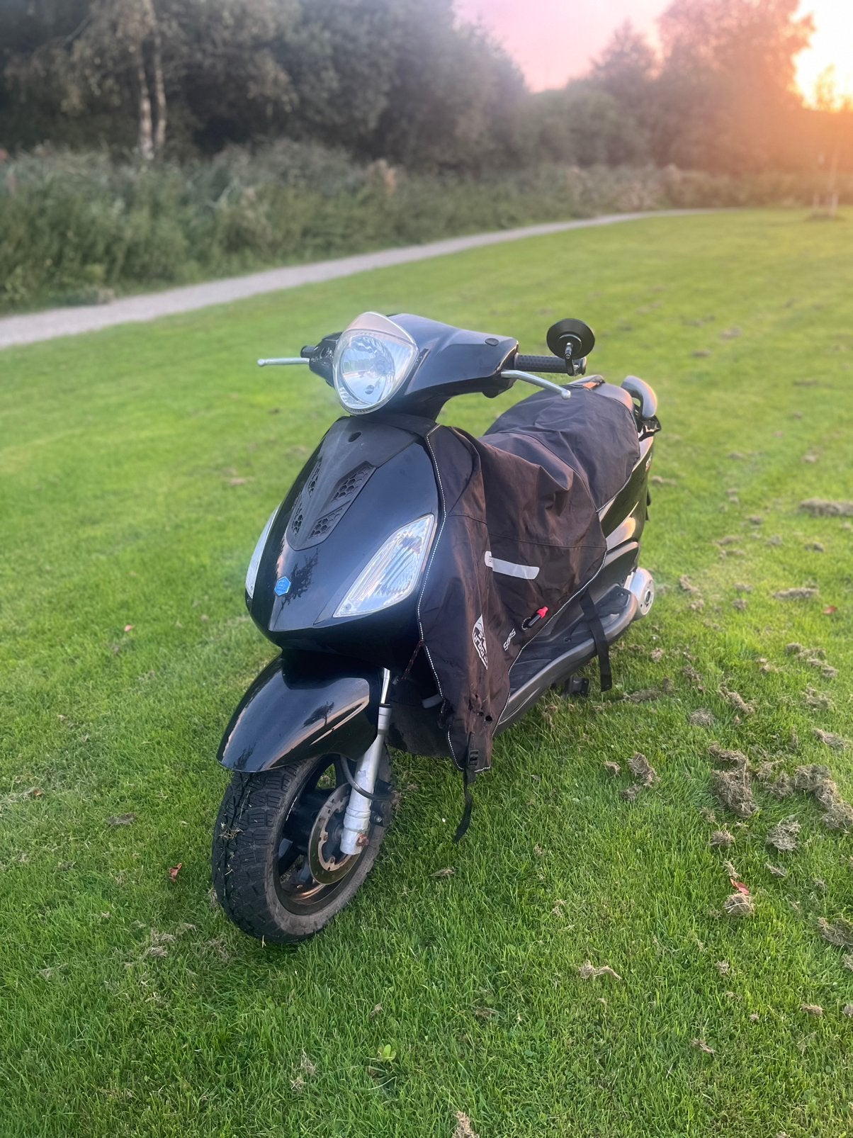 Piaggio fly 125cc brom, Ophalen of Verzenden, Zo goed als nieuw, Benzine, Fly