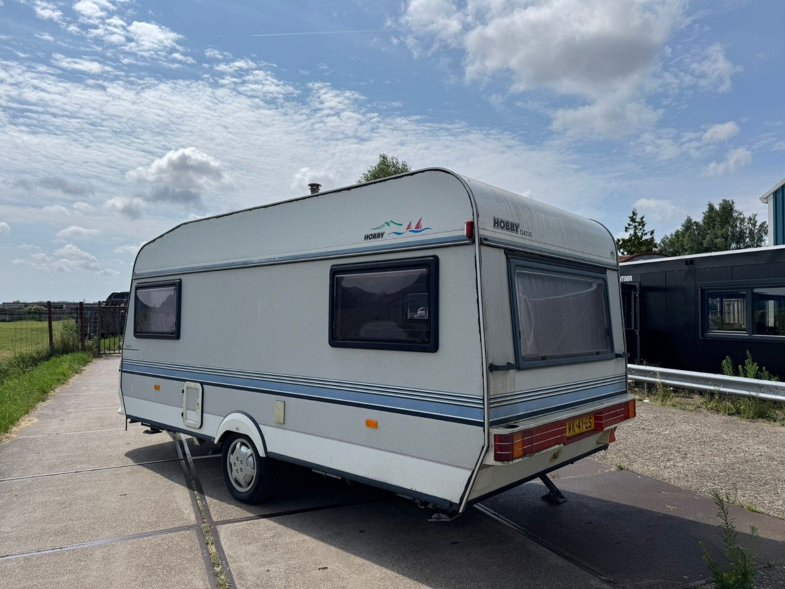 Hobby Classic Caravan met Tent en Luifel, Rondzit, Hobby, Particulier, Koelkast