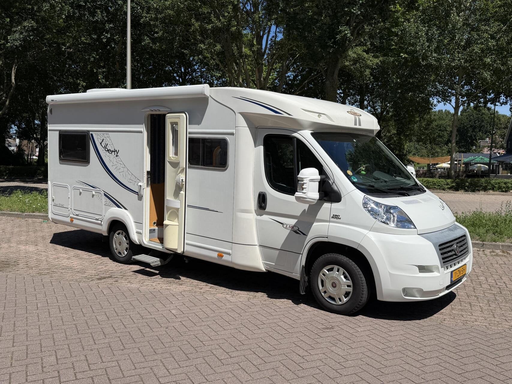 LMC LIBERTY Ti662 | DAK AIRCO | CRUISE | LUCHTVERING | 4 PER, LMC, 7 tot 8 meter, Bedrijf, Airconditioning