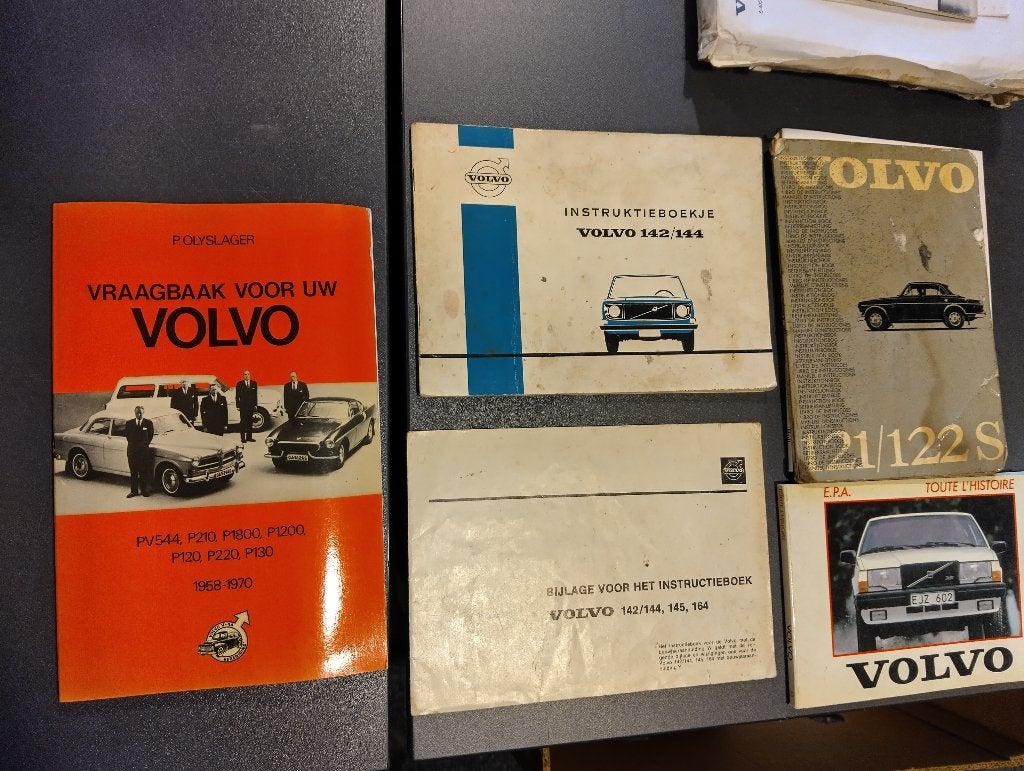 Nr. 1205 VOLVO, Vraagbaak, instructieboekjes en catalogussen, Ophalen of Verzenden, Gelezen, Diverse auteurs