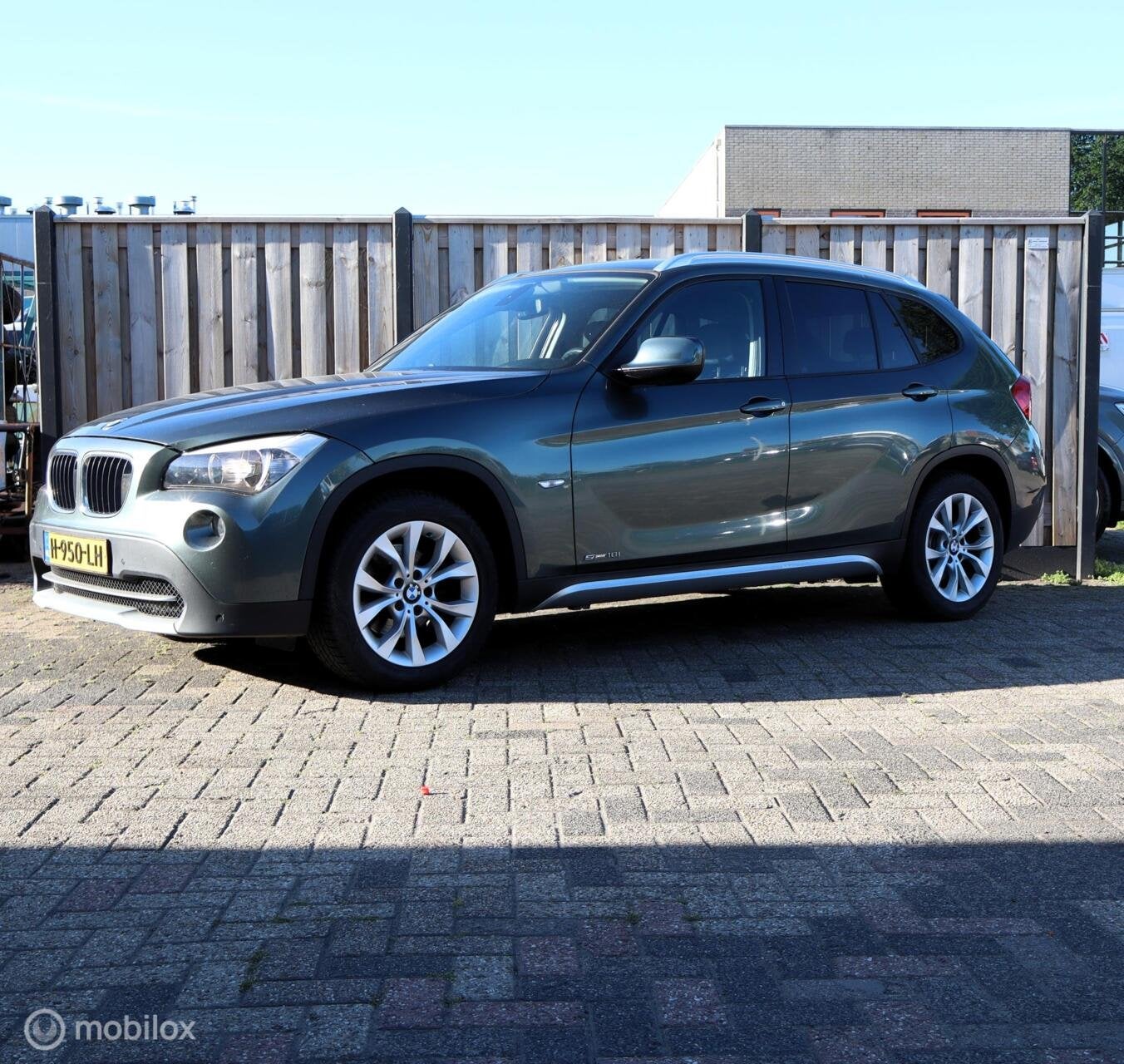 BMW X1 sDrive18i Executive/ nieuwe apk, Auto's, BMW, Euro 5, 4 cilinders, Leder, Handgeschakeld
