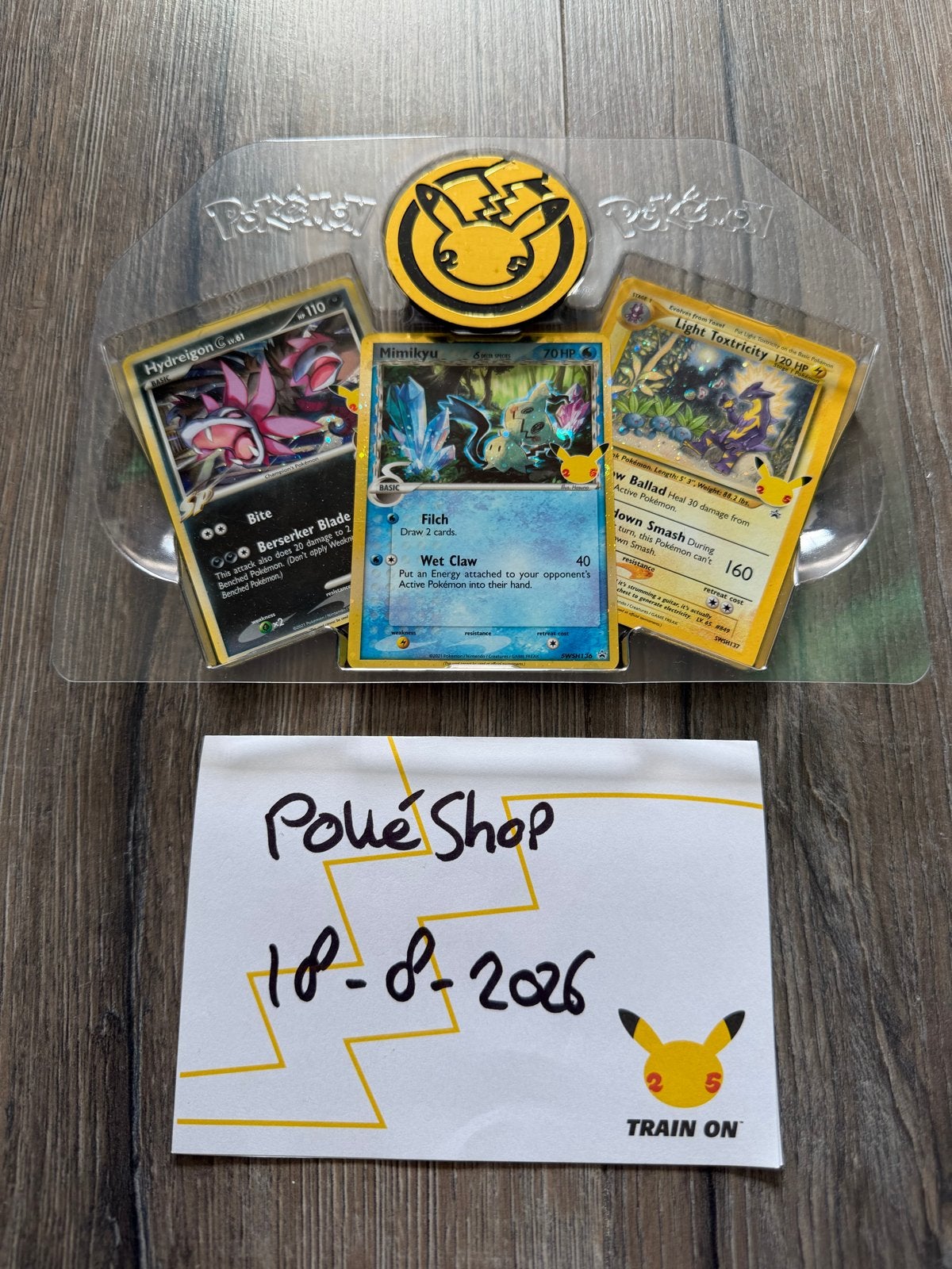 Pokémon 25th Celebrations Collectors Chest Promo's + Munt, Ophalen of Verzenden, Nieuw, Meerdere kaarten, Foil