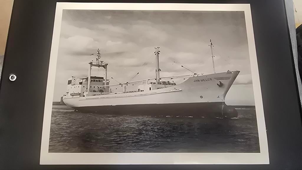 Zwart-wit foto vrachtschip 'Jan-Willem', Ophalen of Verzenden