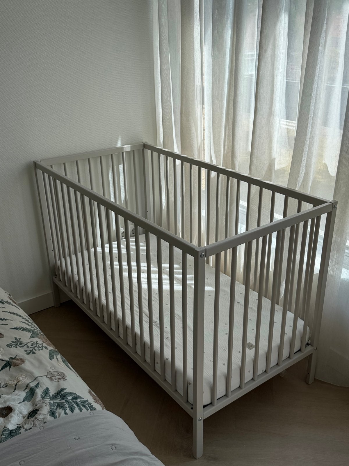 Puck Baby Ledikant 60x120 cm Oatmeal Babypark, Ophalen, Zo goed als nieuw, Ledikant