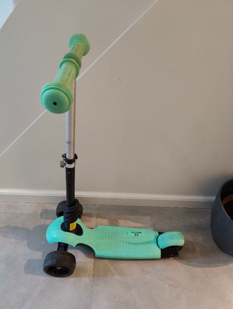 Kinderstep (mint) met ledlampjes - in hoogte verstelbaar, Fietsen en Brommers, Ophalen, Gebruikt, Gewone step, Onbekend