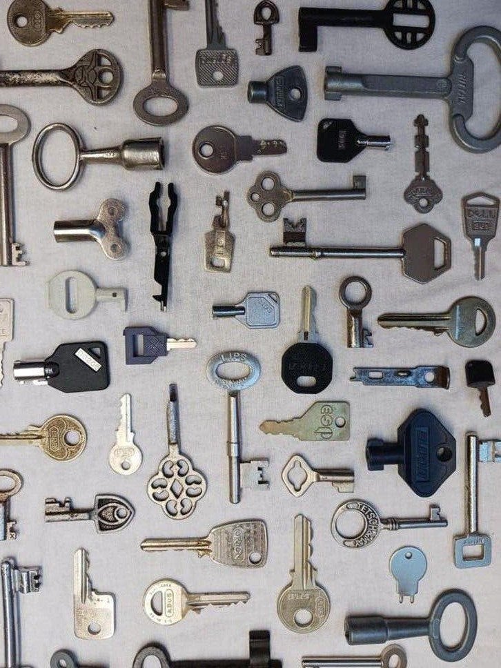 Bijzondere ● SLEUTEL-COLLECTIE ● Met Opbergsysteem, Verzenden