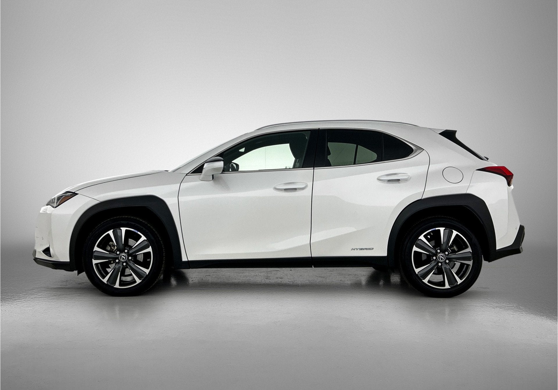 Lexus UX 250h Business Line | Stoelverwarming | Stuurverwarm, 12 maanden, Gebruikt, 4 cilinders, Alcantara
