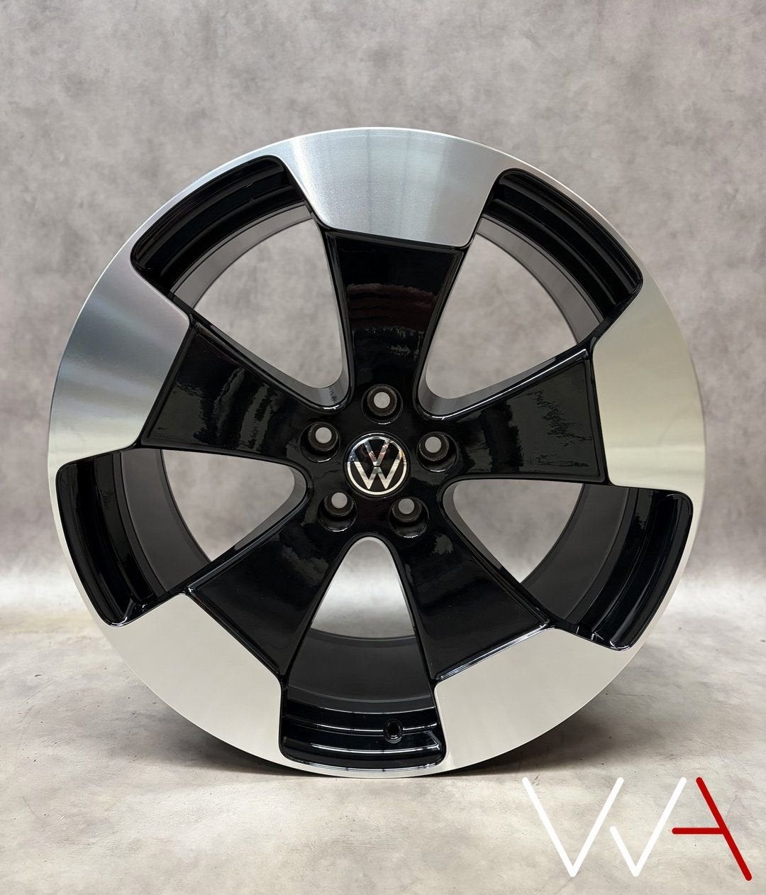 21'' Volkswagen ID.Buzz ''Bromberg'' Velg achter 1T3601025S, Gebruikt, Velg(en), -, -