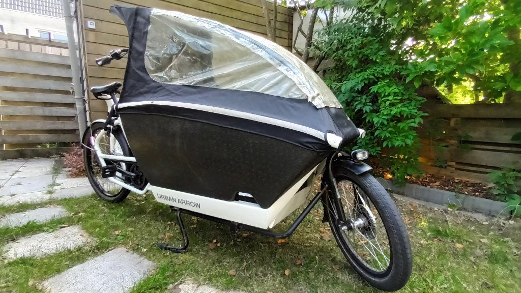 Urban Arrow bakfiets 2019, met nieuw achterwiel, Fietsen en Brommers, Fietsen | Bakfietsen, 3 kinderen, Huif, Zo goed als nieuw