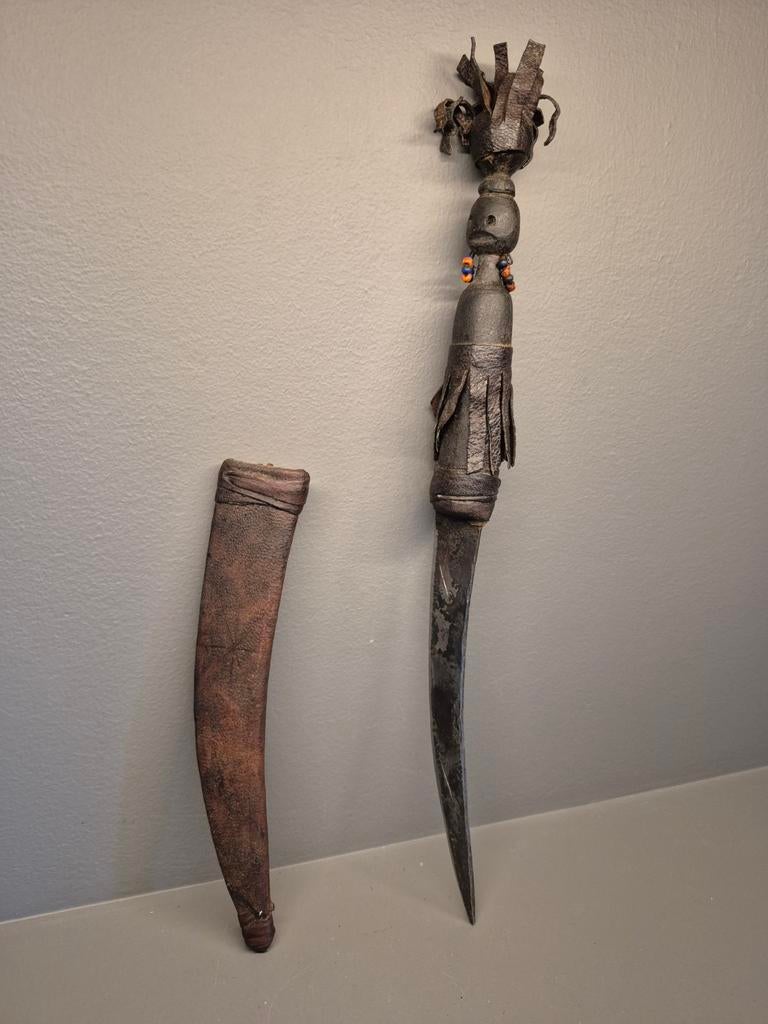 Zeldzame afrikaanse dolk, Antiek en Kunst, Ophalen of Verzenden