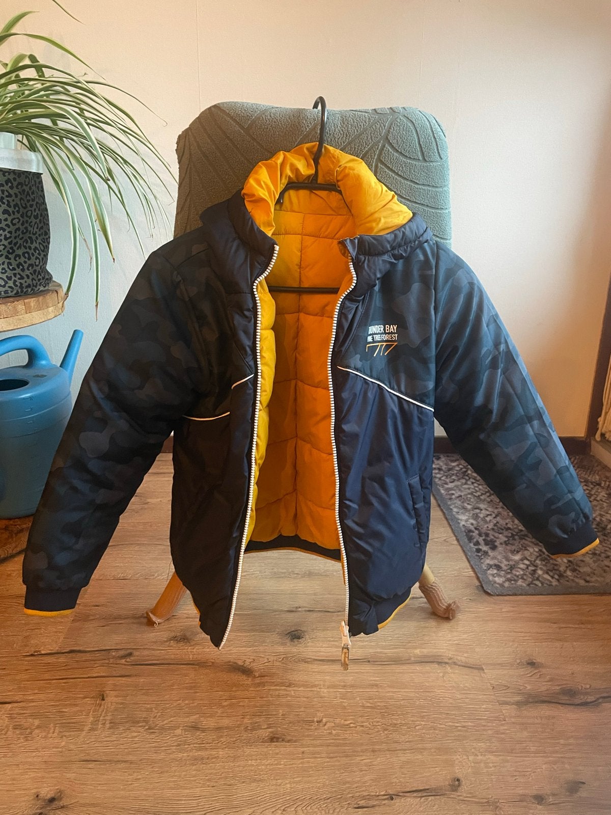 Reversibel jas blauw/oker geel, gevoerd, mt 134/140 z.g.a.n., Ophalen of Verzenden, Zo goed als nieuw, Jongen of Meisje, Jas