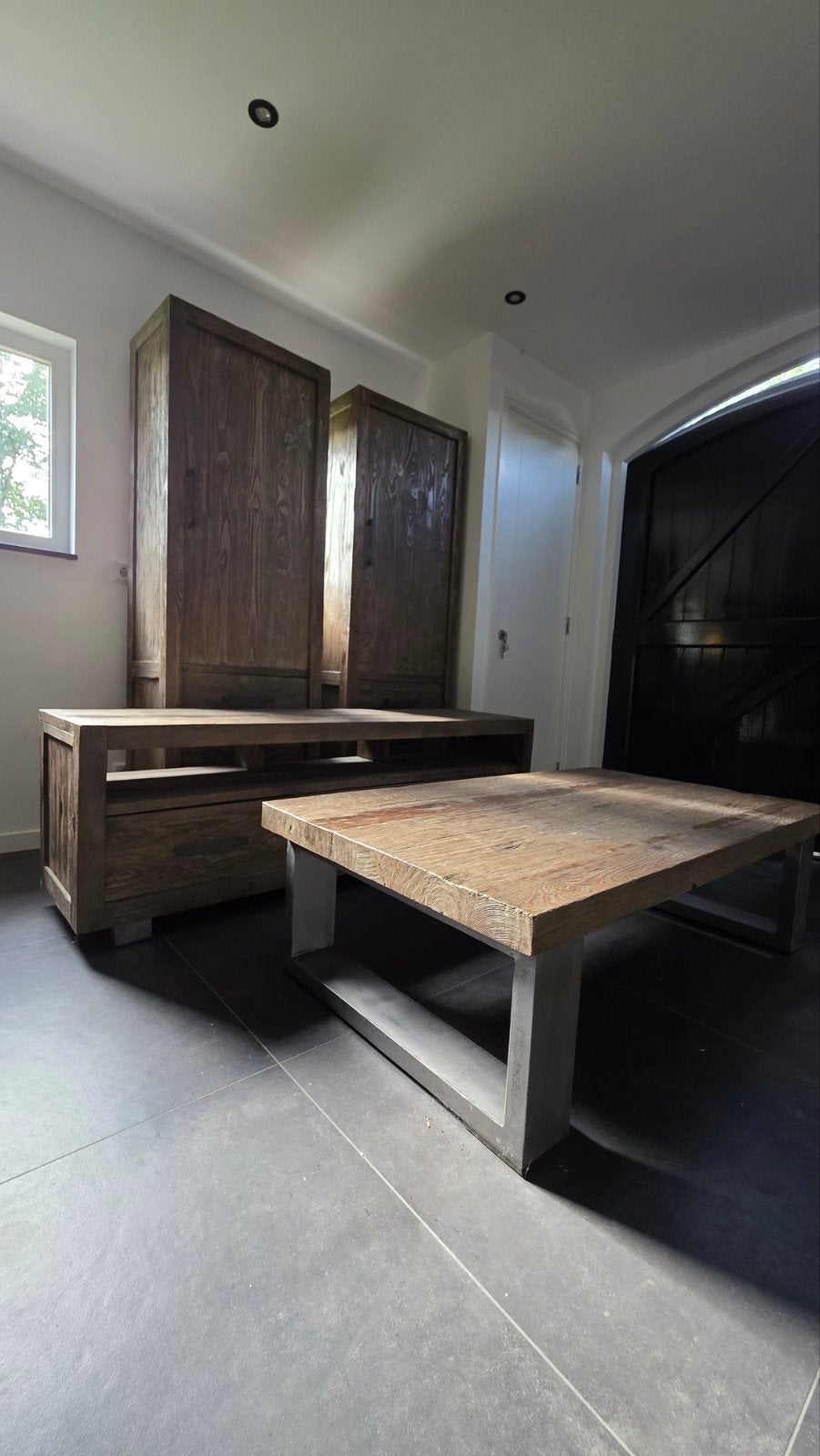 Compleet serie Alesio 2 Hoge kast, 1 Tv meubel, 1 salontafel, Ophalen