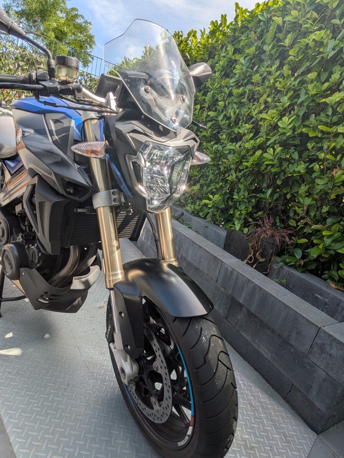 BMW F800R 2016 - Goed onderhouden met vele extra's, Motoren, 2 cilinders, Motorrijbewijs A, Gebruikt, Particulier