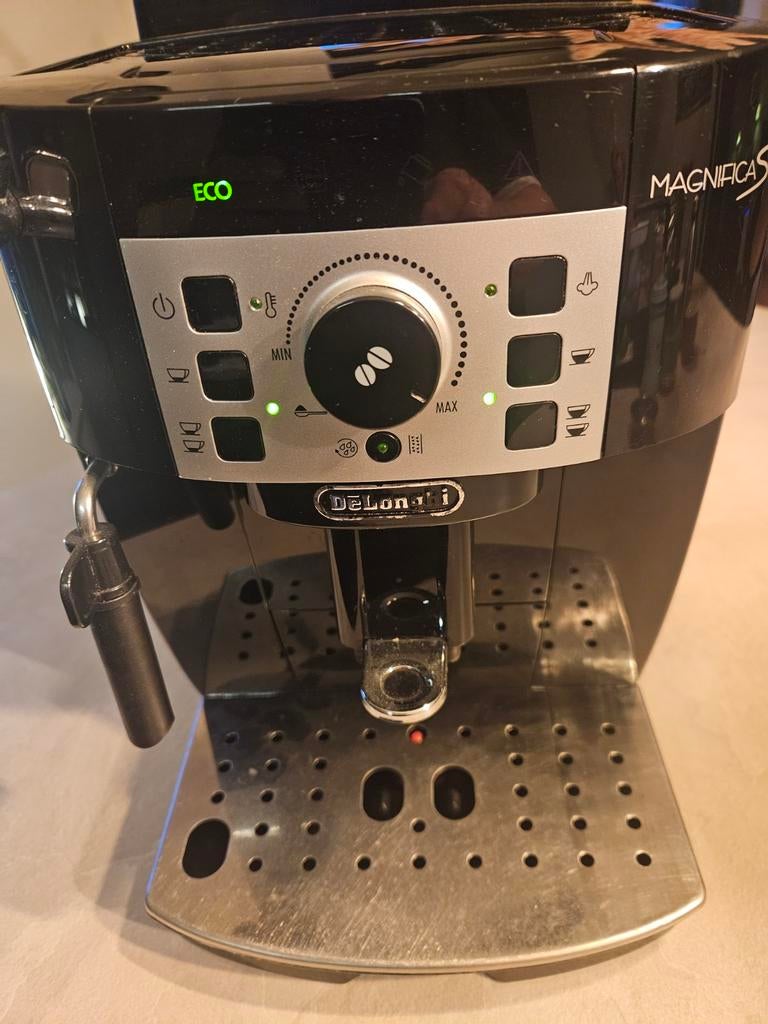 DeLonghi Magnifica S ECAM 22.110.B Koffiemachine, Ophalen, Gebruikt, 10 kopjes of meer, Koffiemachine