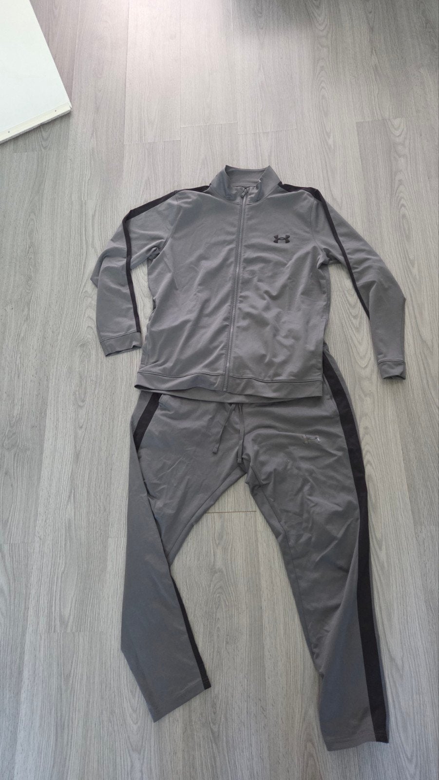 Under armour trainingspak maat XL donkergrijs, Ophalen, Under Armour, Maat 56/58 (XL), Grijs