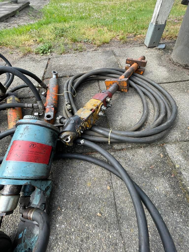Hydro pomp +cilinders+slangen, Ophalen of Verzenden, Zo goed als nieuw, 250 ampère of meer, Overige typen
