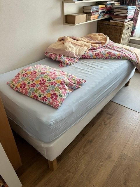 IKEA bed LYNGÖR Boxspring, Vågstranda, 90x200 cm, Ophalen, 90 cm, Eenpersoons, Wit