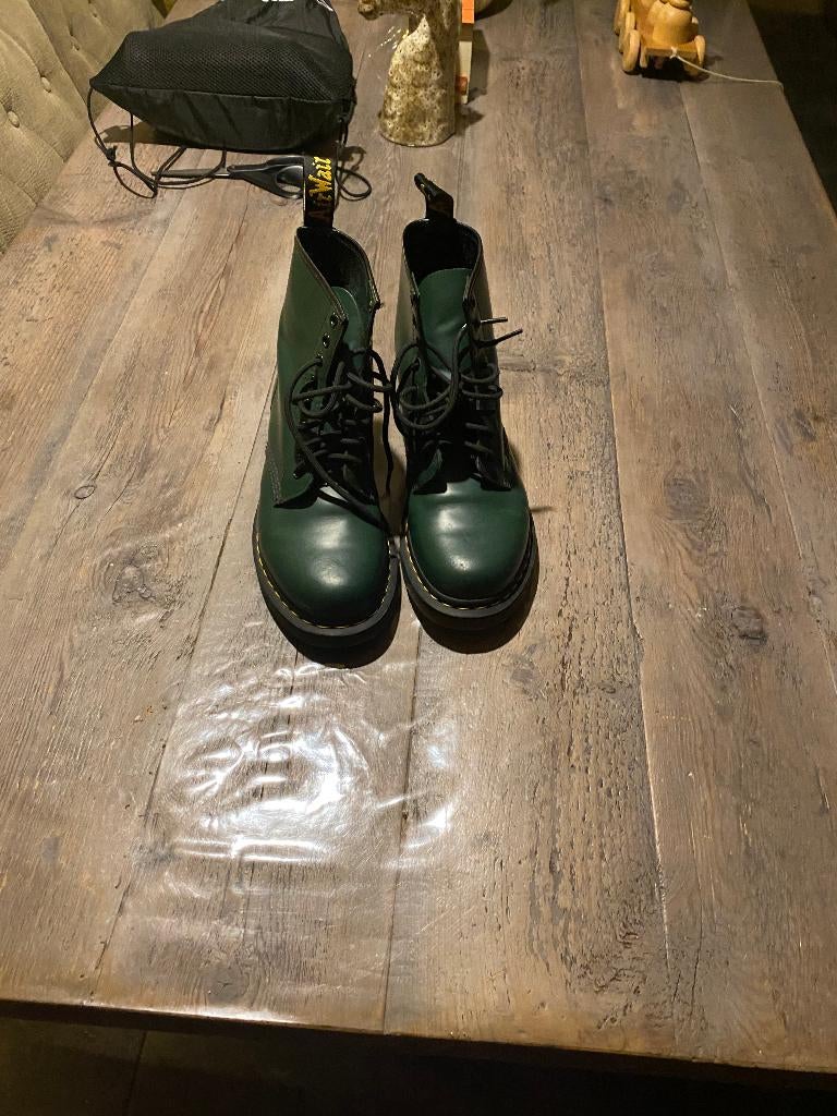 dr martens maat 41 izgst groen, Lage of Enkellaarzen, Dr martens, Ophalen of Verzenden, Gedragen