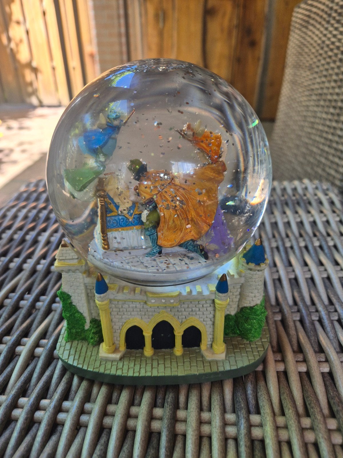 Sniwglobe Doornroosje - disney, Ophalen of Verzenden, Gebruikt