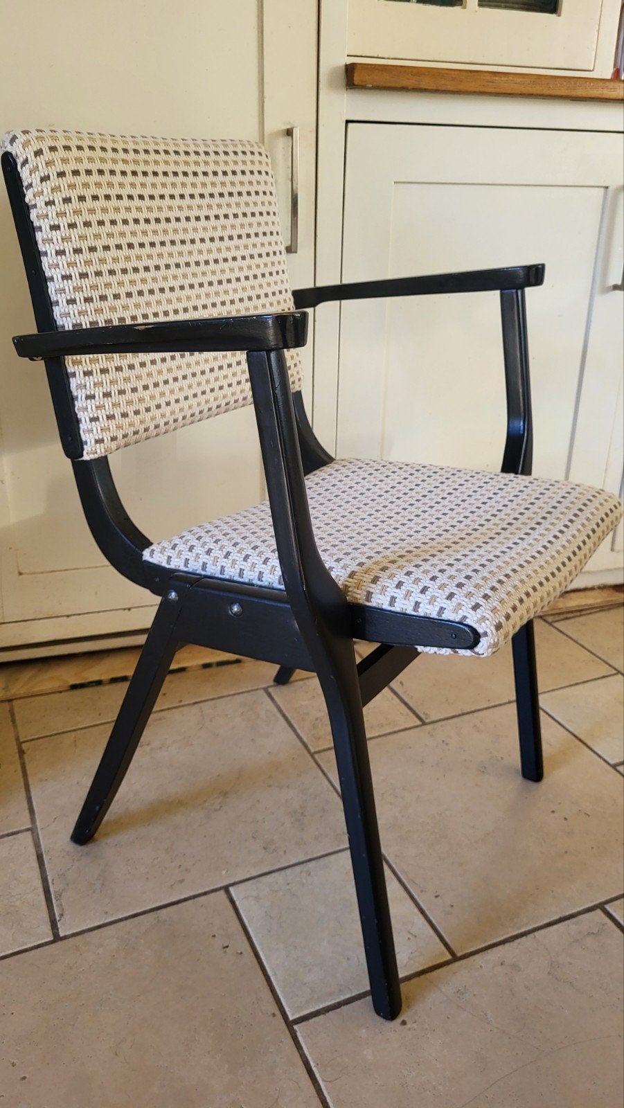 leuke nette Vintage jaren 60 stoel recent opnieuw gestoffeer, Ophalen, Hout, Wit, Zo goed als nieuw