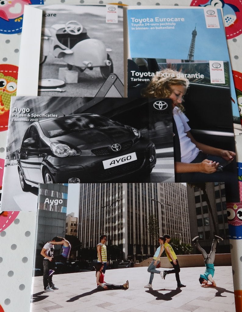 Diverse autobrochures - Opel - Toyota, Boeken, Ophalen of Verzenden, Zo goed als nieuw, Toyota