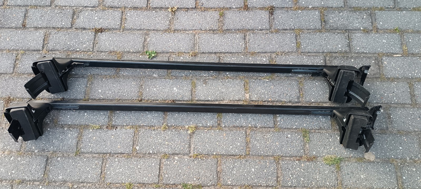 Thule dakdragers (rail loos) voor auto's met glad dak, Auto diversen, Dakdragers, Ophalen of Verzenden