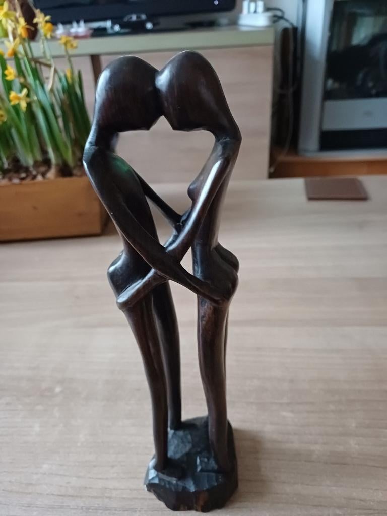 Houten beeldje van een liefdespaar, Ophalen of Verzenden