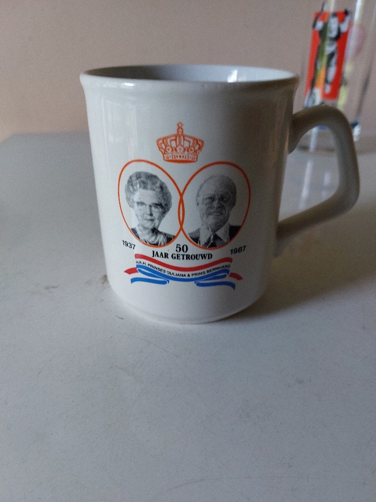 beker Juliana & Bernhard 50 jaar getrouwd, Ophalen of Verzenden, Servies