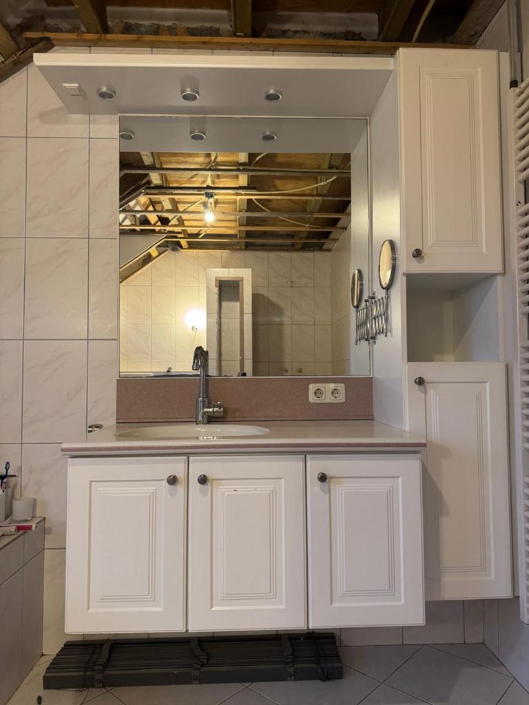 moet < 7 dagen weg: Op maat gemaakt badmeubel met corian, Ophalen, Gebruikt, 100 tot 150 cm, 25 tot 50 cm