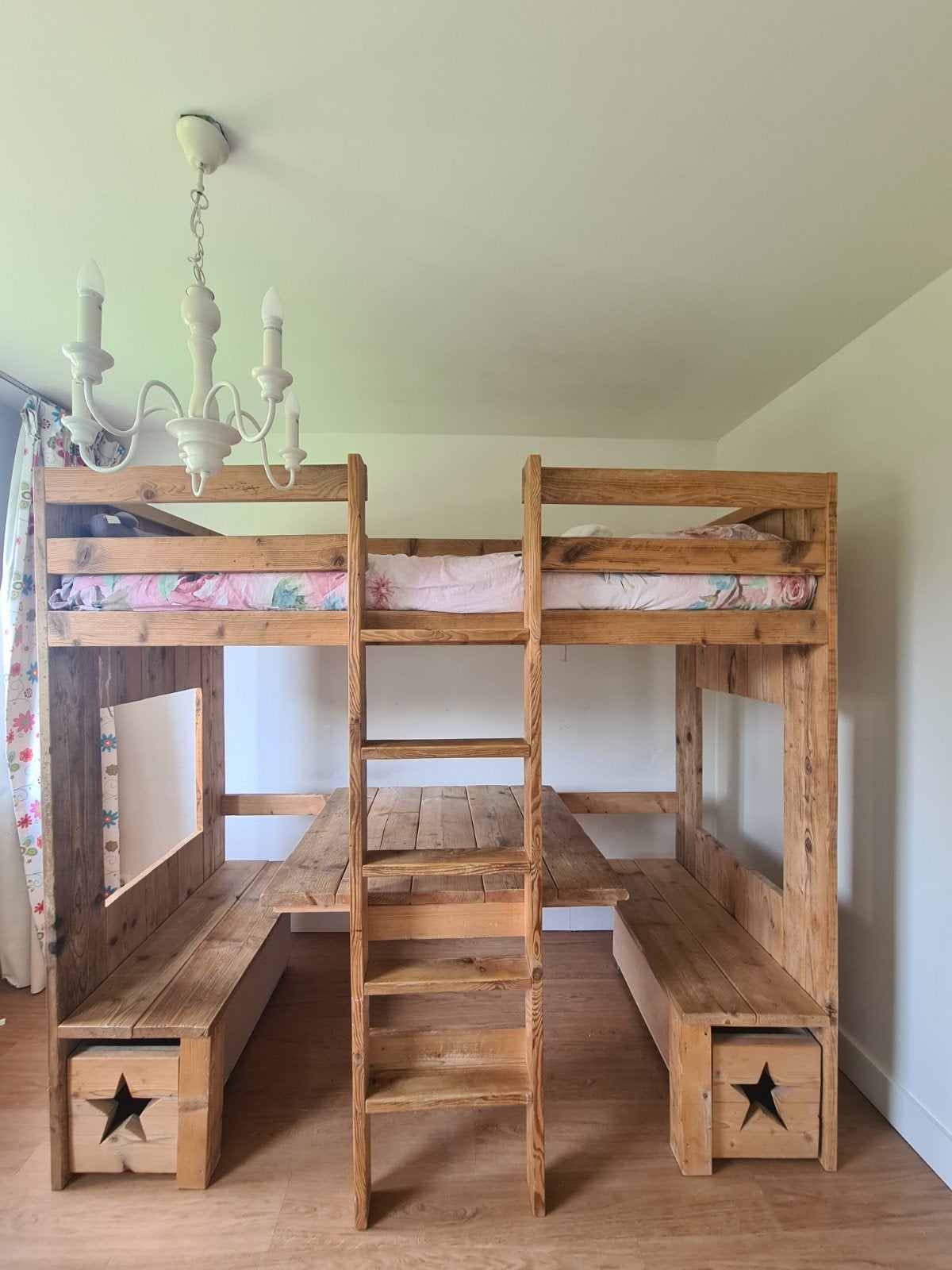 Stevig houten hoogslaper  met tafel  en bankjes, Ophalen, Gebruikt, Eenpersoons, 200 cm