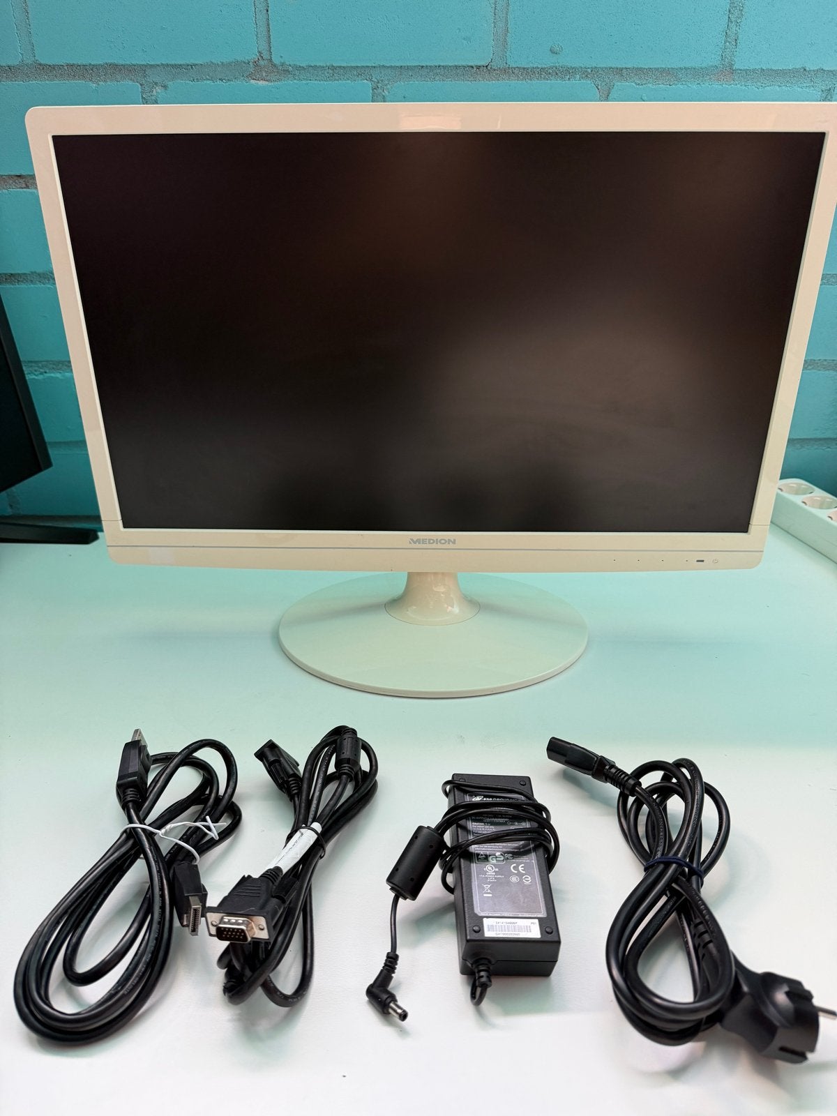 MEDION 23.6-inch LCD monitor wit (MD 20160), Computers en Software, Ophalen, Gebruikt, HDMI