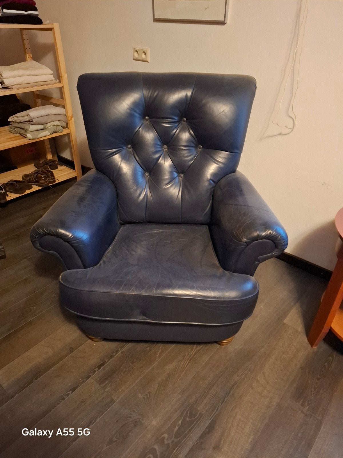 Blauwe leren grote stoel., Ophalen of Verzenden, Gebruikt, 75 tot 100 cm, 50 tot 75 cm