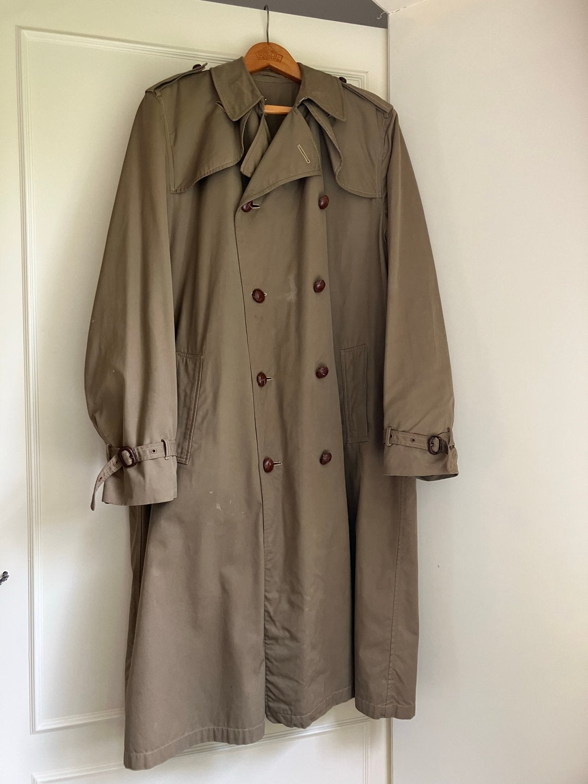 Vintage leger trenchcoat - 1957 - Maat 49 3/4 - Gedragen, Verzenden, Gedragen, Maat 52/54 (L), Groen