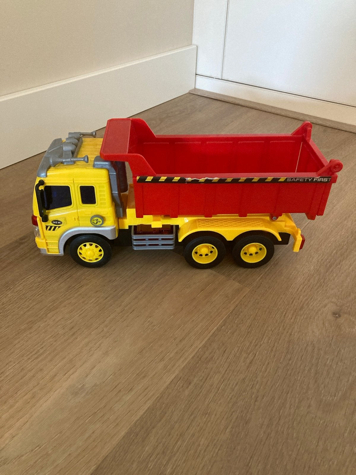 Grote gele kiepwagen - zonder geluid, Kinderen en Baby's, Ophalen, Gebruikt