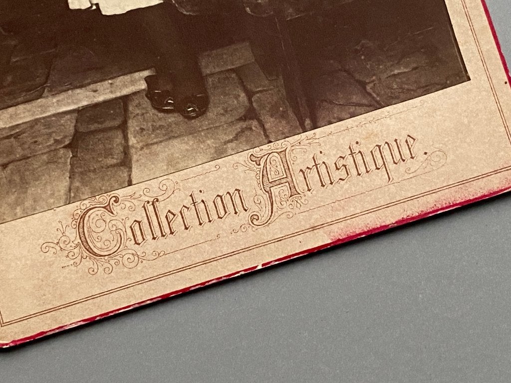 Vroege foto van een fruitmeisje. Ca. 1895, Foto, Ophalen of Verzenden, Zo goed als nieuw, Voor 1940