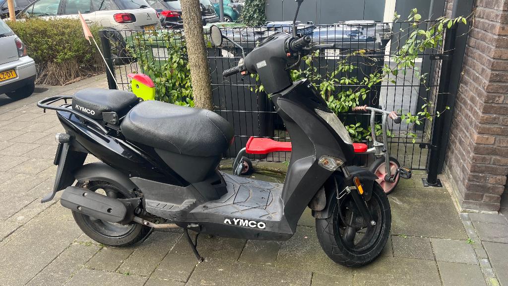 Kymco scooter zwart, Ophalen, Gebruikt, Maximaal 45 km/u, Agility