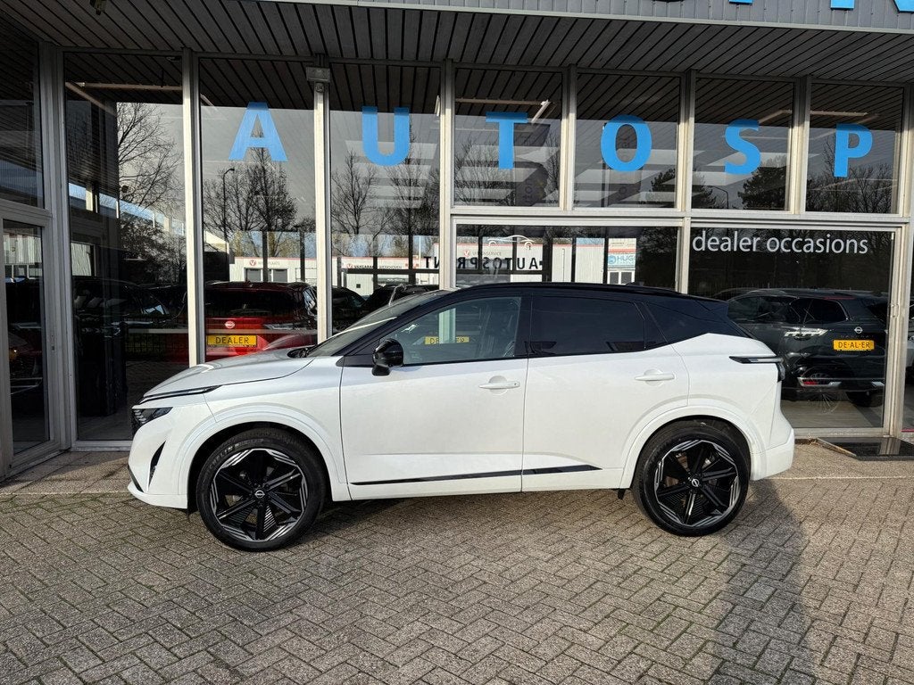 Nissan Qashqai 1.3 MHEV Xtronic N-Design Cold Pack 158PK / L, Auto's, Nissan, Gebruikt, Zwart, 4 cilinders, Wit