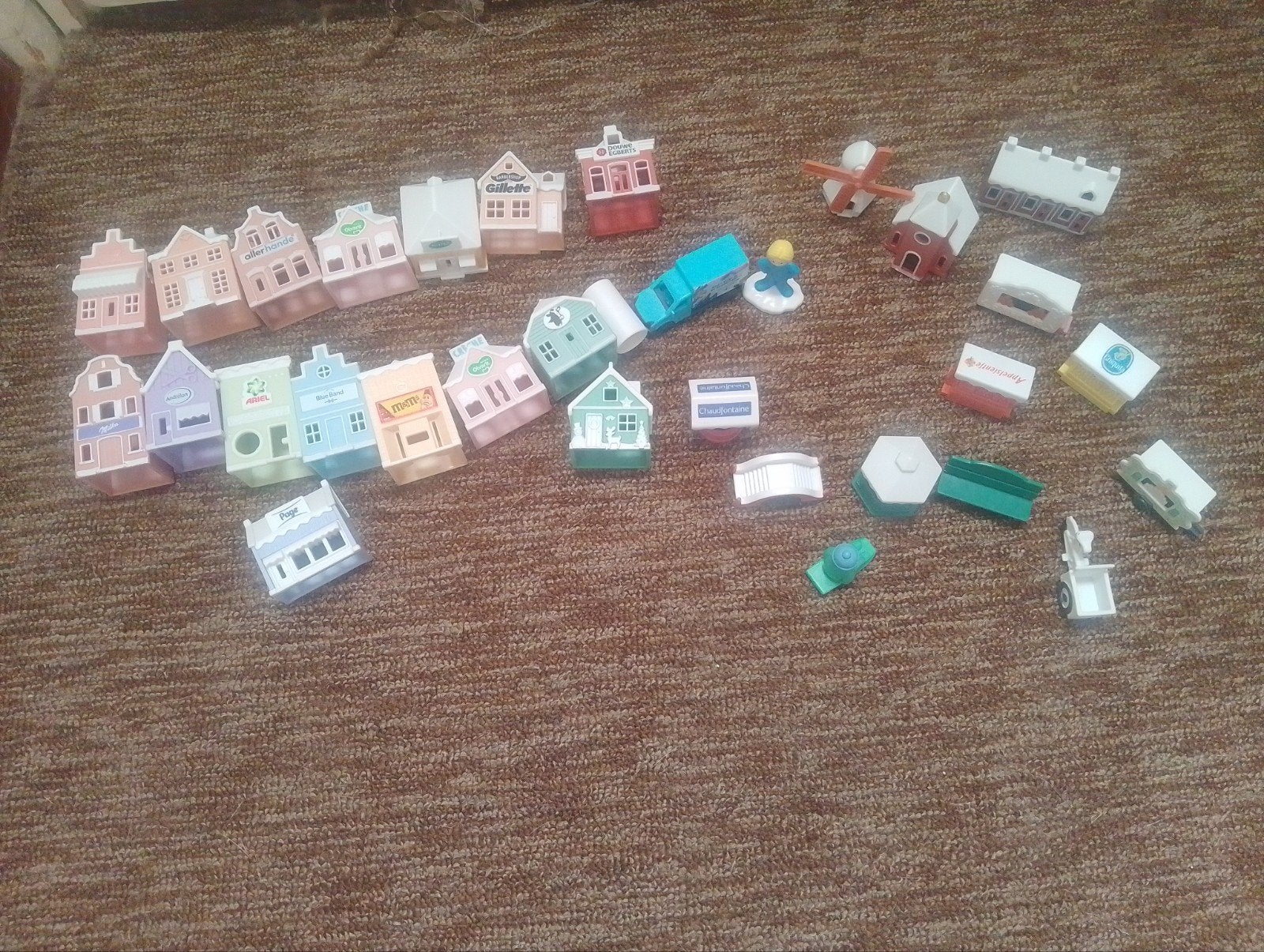 Verzameling miniatuur huisjes en voertuigen van AH., Verzamelen, Ophalen of Verzenden, Gebruikt