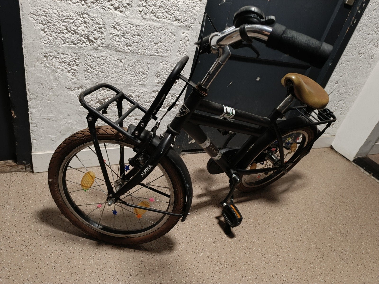 Alpina kinderfiets 18 inch met voordrager, Ophalen, Velgrem, Alpina, 16 tot 20 inch