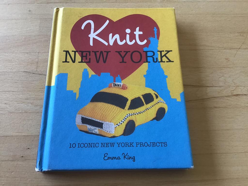 Knit new york: 10 iconic new york projects, Hobby en Vrije tijd, Breien en Haken, Ophalen of Verzenden, Zo goed als nieuw, Haken