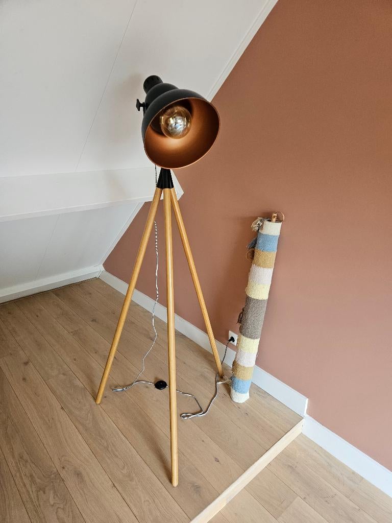 Vloerlamp, Ophalen, Zo goed als nieuw, Hout, 150 tot 200 cm