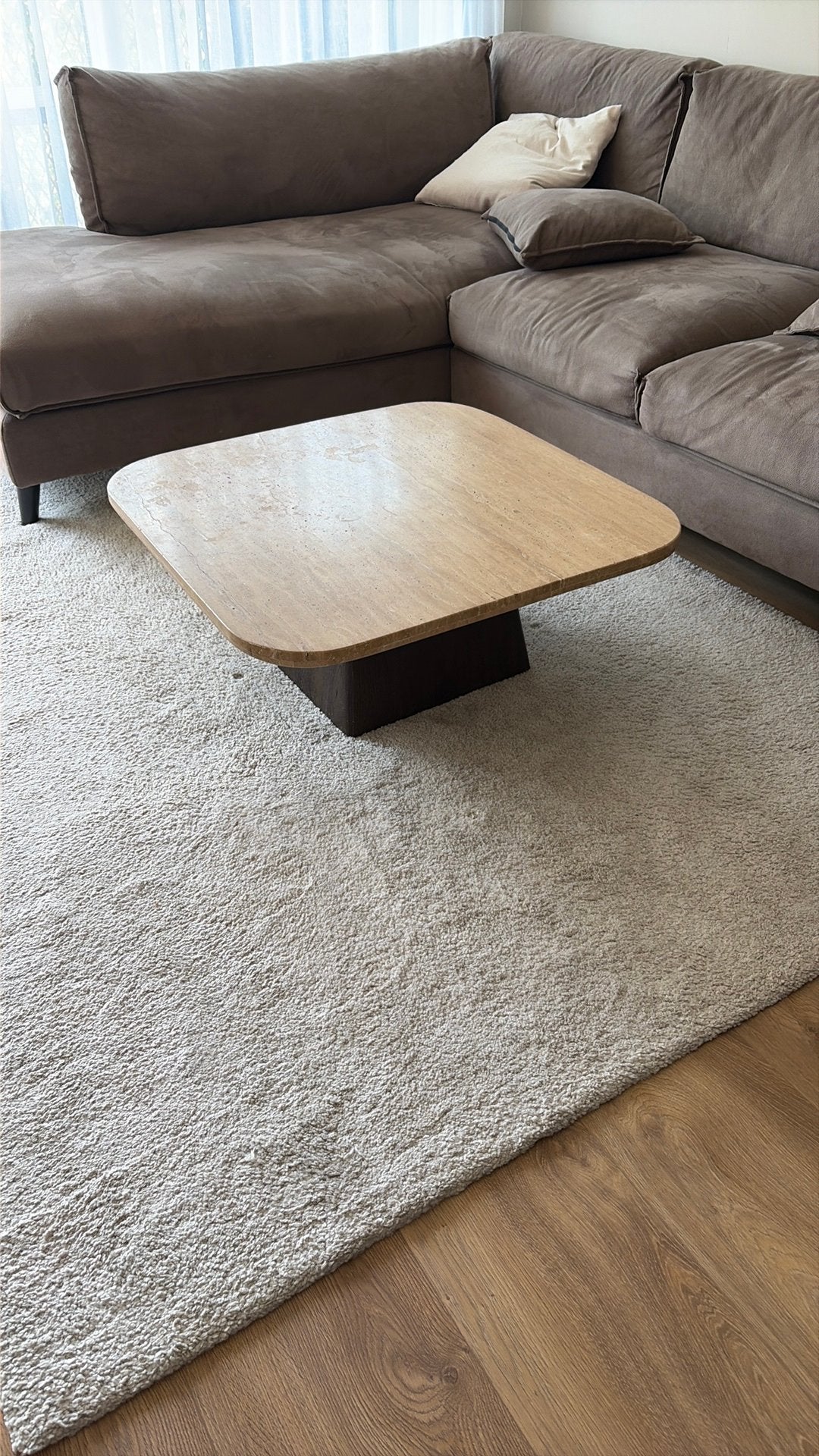 Travertin japandi marmer salontafel met walnoot onderstel, Ophalen, 100 tot 150 cm, 50 tot 100 cm, Zo goed als nieuw