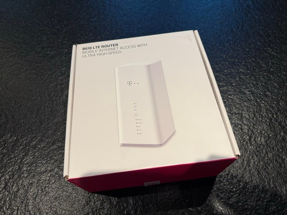 Nieuw in doos - Huawei B618s-22d 4G LTE Router, Ophalen of Verzenden, Nieuw, Router met modem