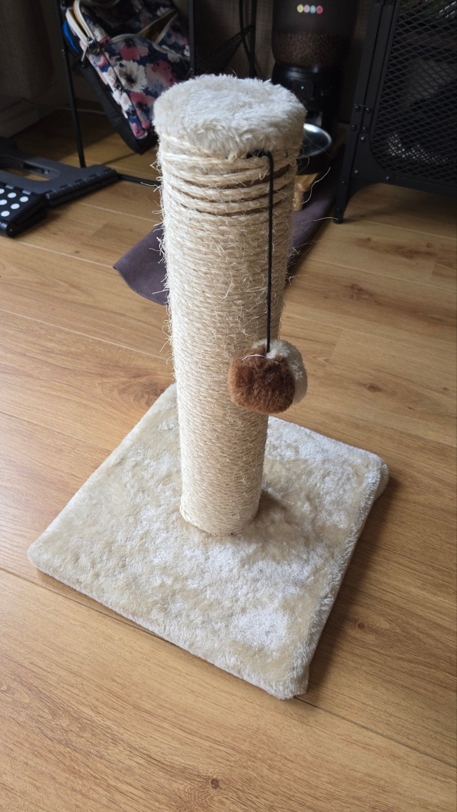 Scratch post and Trixie Cardboard scratch board, Ophalen, Gebruikt, Krabpaal