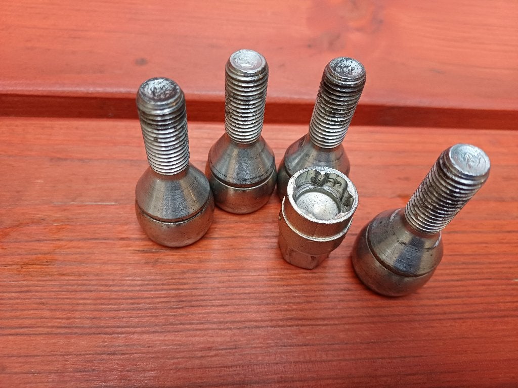 Wielsloten set met sleutel - Anti-diefstal bouten, Ophalen, Gebruikt