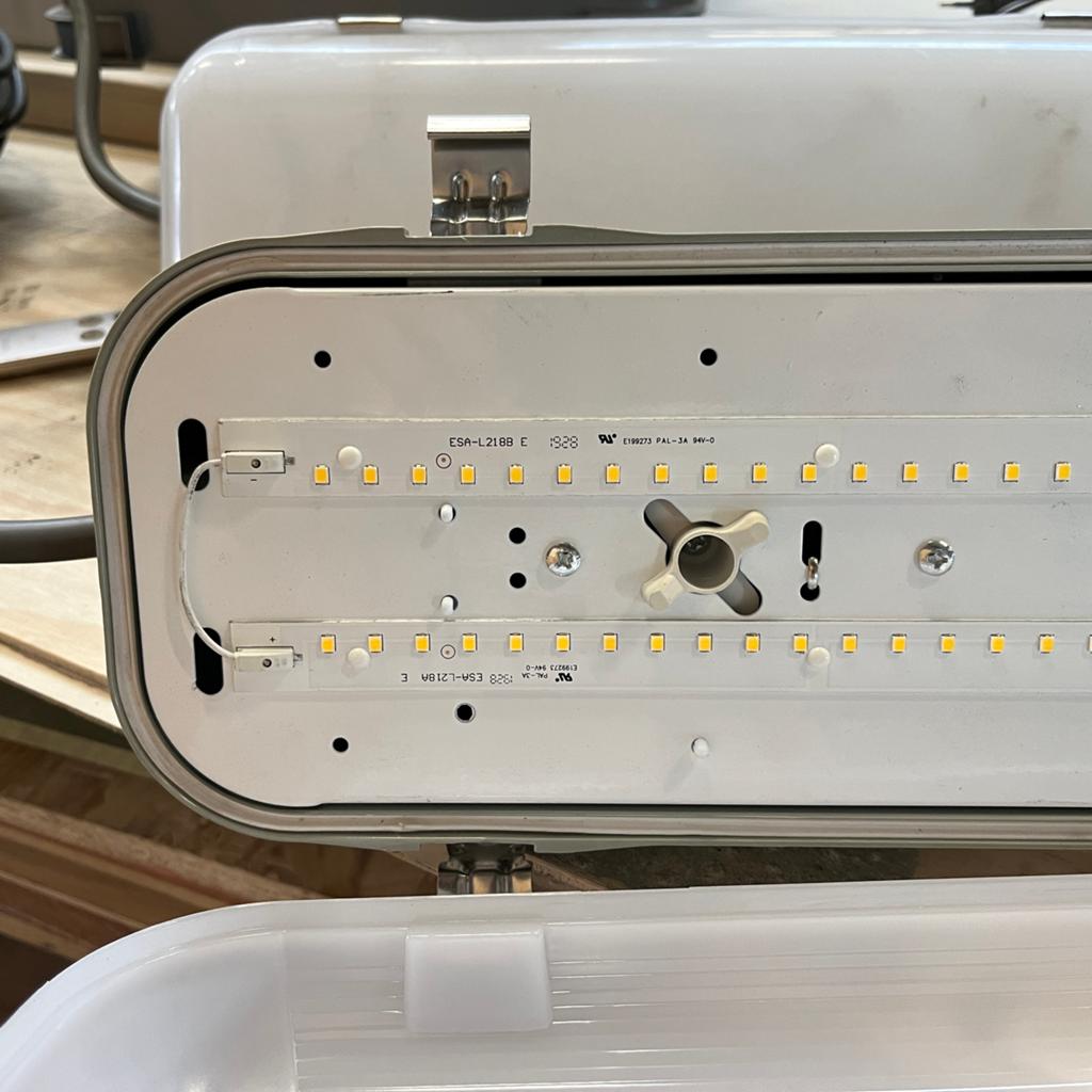 Robuuste LED Verlichting - Waterdicht en Energiezuinig, Ophalen, Gebruikt