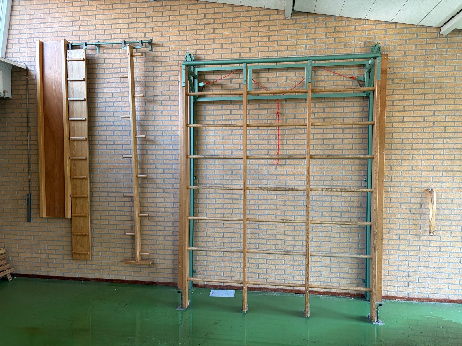 Turnwand en klimrekken voor sportzaal, Ophalen, Gebruikt