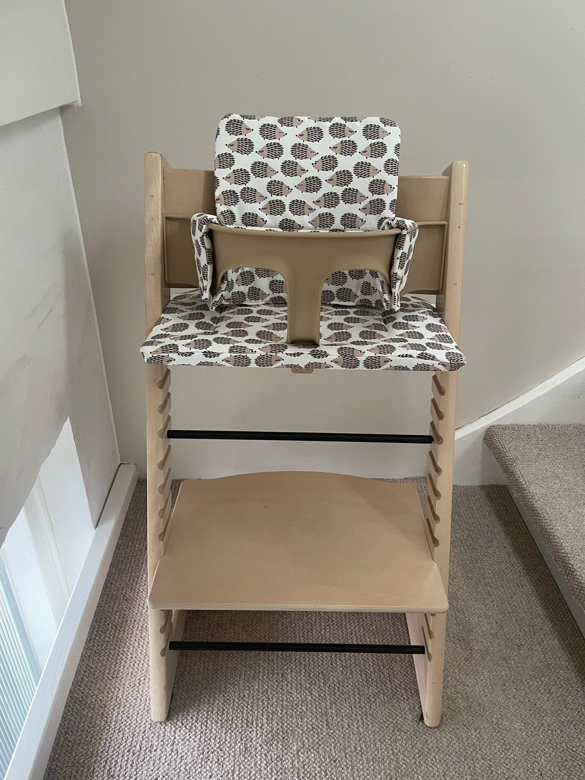 Nieuw! Beige Egeltjes Stokke Tripp Trapp stoel kussenset, Ophalen of Verzenden, Nieuw, Meegroeistoel, Gordel(s)