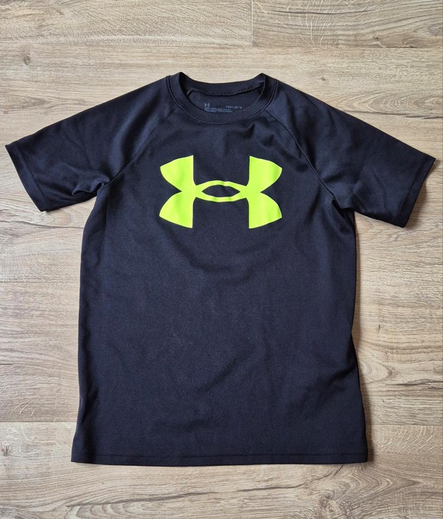 Zwart T-shirt Under Armour | maat 152, Kinderen en Baby's, Kinderkleding | Maat 152, Ophalen of Verzenden, Zo goed als nieuw, Shirt of Longsleeve