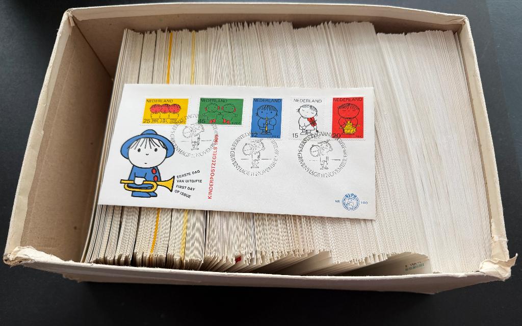 Eerste dag enveloppen, Postzegels en Munten, Postzegels | Nederland, Ophalen of Verzenden, Na 1940, Gestempeld